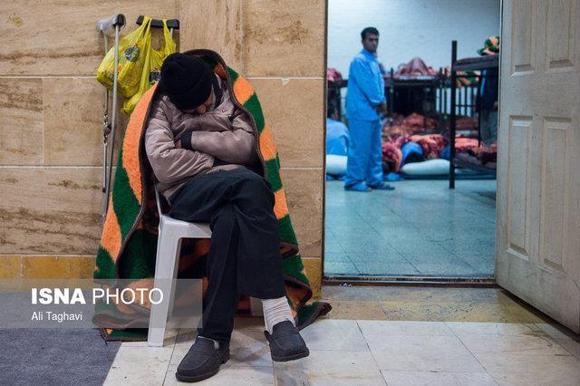 افزایش مراجعه کارتن خواب ها به گرمخانه ها باشیوع کرونا، افزایش مراجعه کارتن خواب ها به گرمخانه ها باشیوع کرونا، ایجاد اتاق ایزوله برای غربالگری معتادان