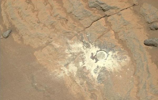 کاوشگر پشتکار در جست وجوی نشانه های آب مایع سنگ های مریخ را تراش داد