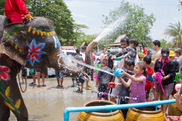 از جشن آب در تایلند چه می دانید؟