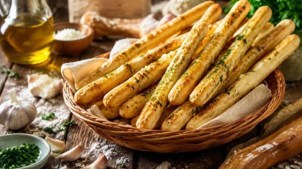 طرز تهیه نان برد استیک خانگی؛ ترد و پف دار به سبک ایتالیایی